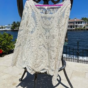 BRAND NEW (NBW) LONG SLEEVED LACE CREAM TUNIC